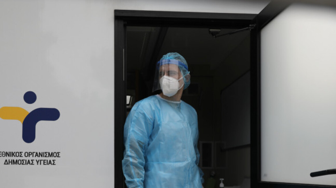 Κορωνοϊός - Εξαδάκτυλος: Δεν αποκλείεται να εμβολιάζομαστε κάθε χρόνο -Τα εμβόλια δεν επηρεάζονται από τη μετάλλαξη