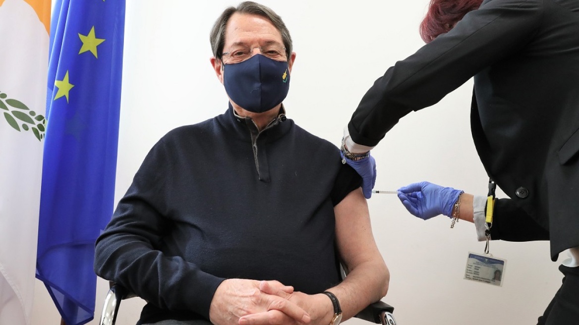 Κορωνοϊός - Κύπρος: Τη δεύτερη δόση του εμβολίου έκανε ο Νίκος Αναστασιάδης