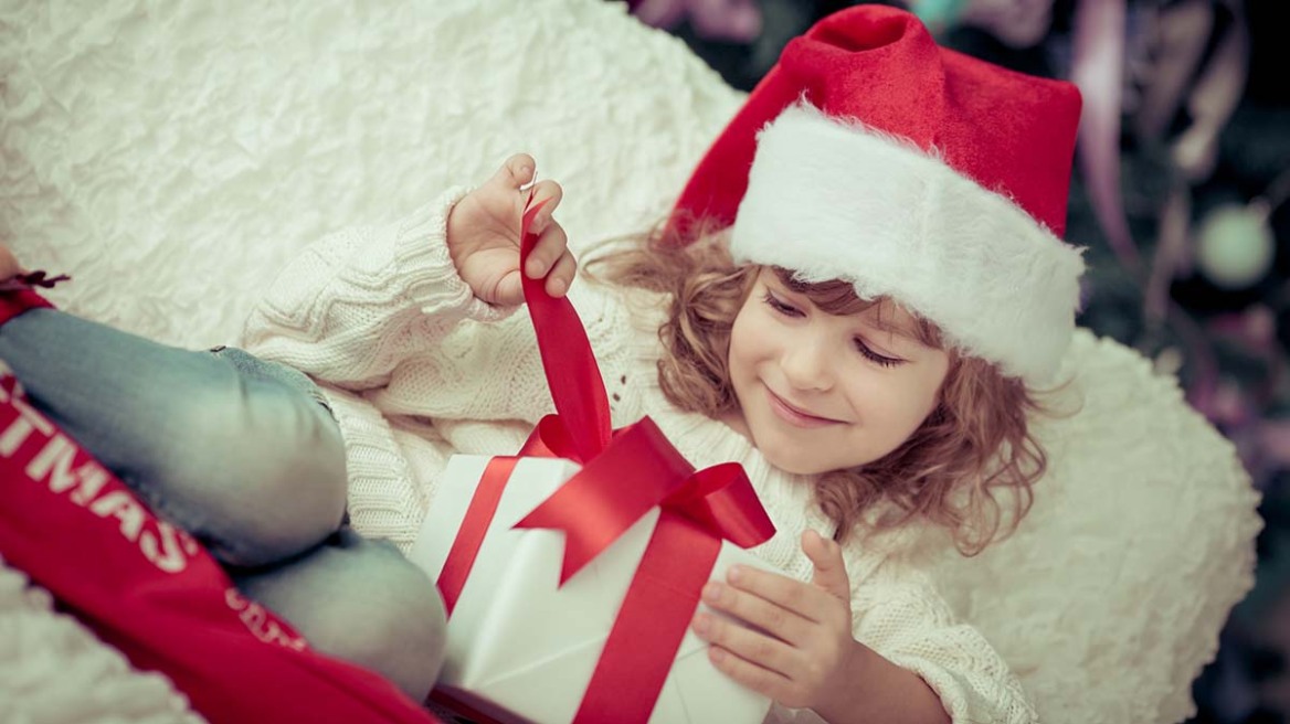 Η φετινή ανταλλαγή δώρων είναι διαφορετική – Αυτό είναι το πολυτιμότερο δώρο