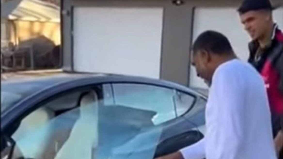 Ο Μάικλ Πόρτερ Τζούνιορ έκανε δώρο έκπληξη στον πατέρα του ένα... αυτοκίνητο