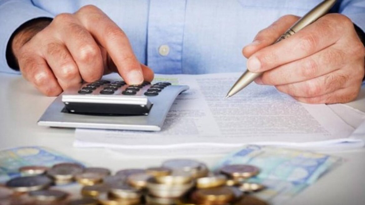 Τα… «κάλαντα» της Εφορίας και για κλειστές επιχειρήσεις