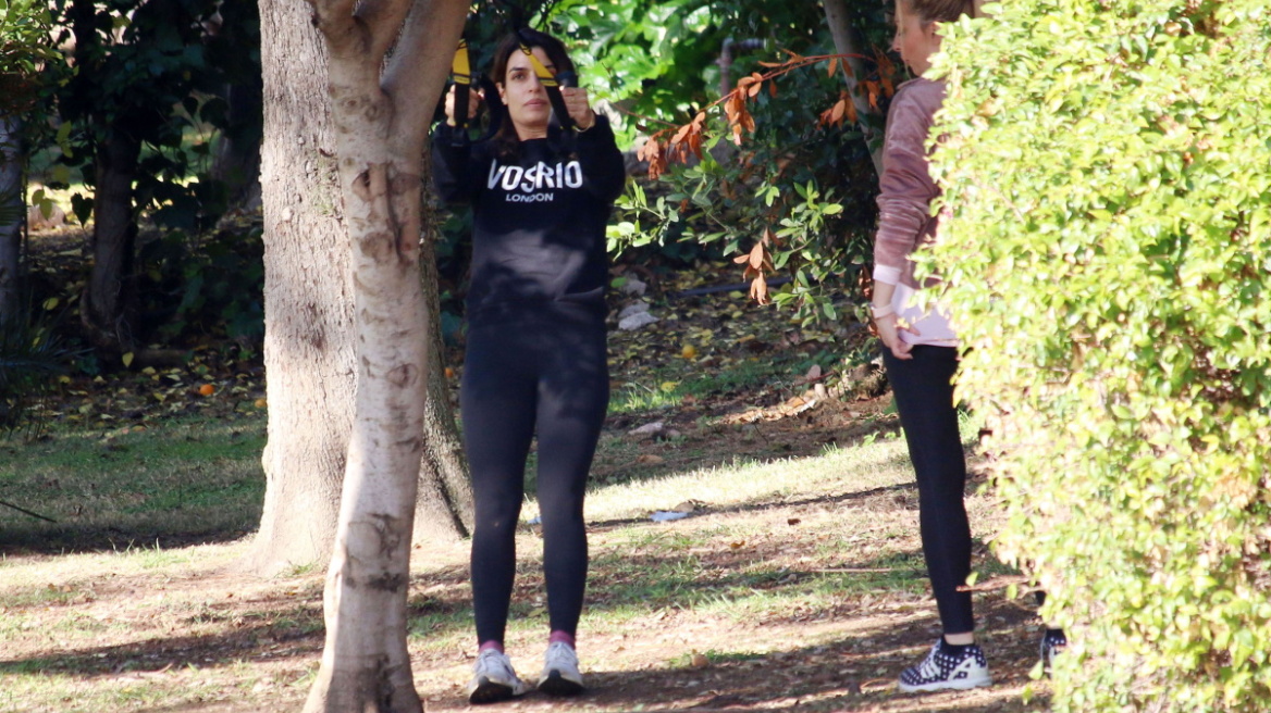 Πώς φοράει η Τόνια Σωτηροπούλου το κολάν 