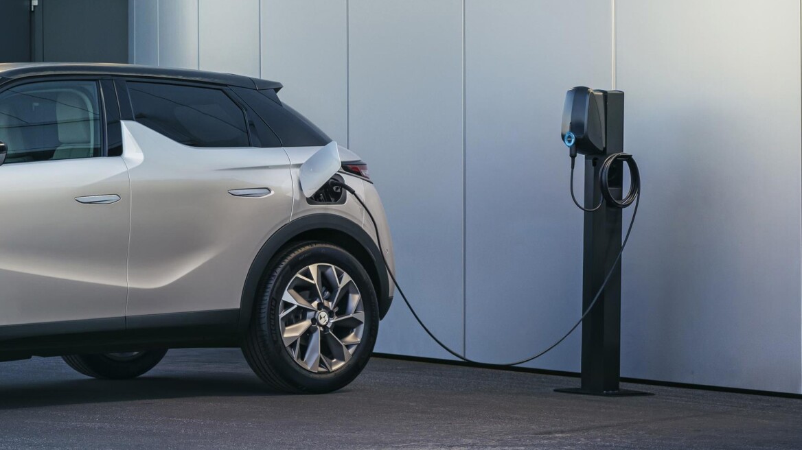 Ηλεκτρικά αυτοκίνητα: Ελεύθερη η στάθμευση στα κέντρα των πόλεων