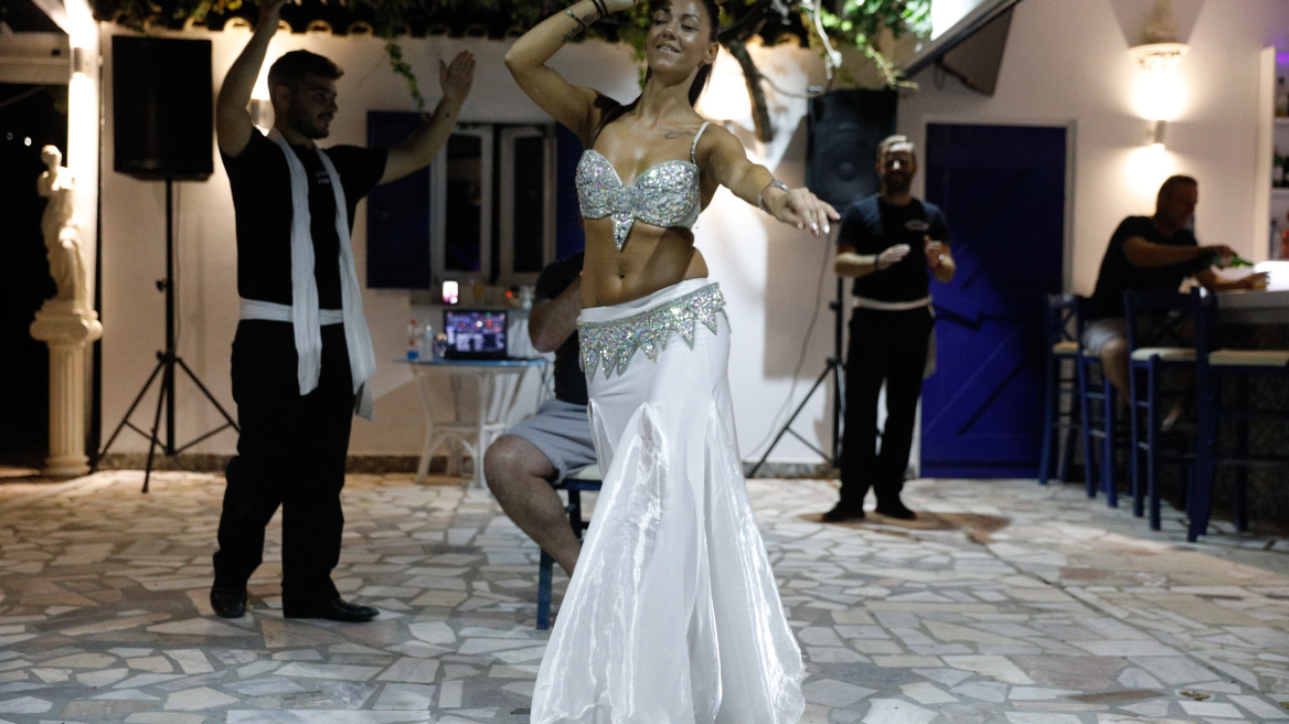 Αίγυπτος: Στη γενέτειρα του χορού της κοιλιάς οι ντόπιες δεν κουνούν πλέον τους γοφούς τους