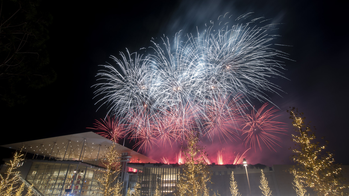 Έρευνα: Τα πυροτεχνήματα προκαλούν αύξηση της ατμοσφαιρικής ρύπανσης - Ο κίνδυνος για την υγεία 