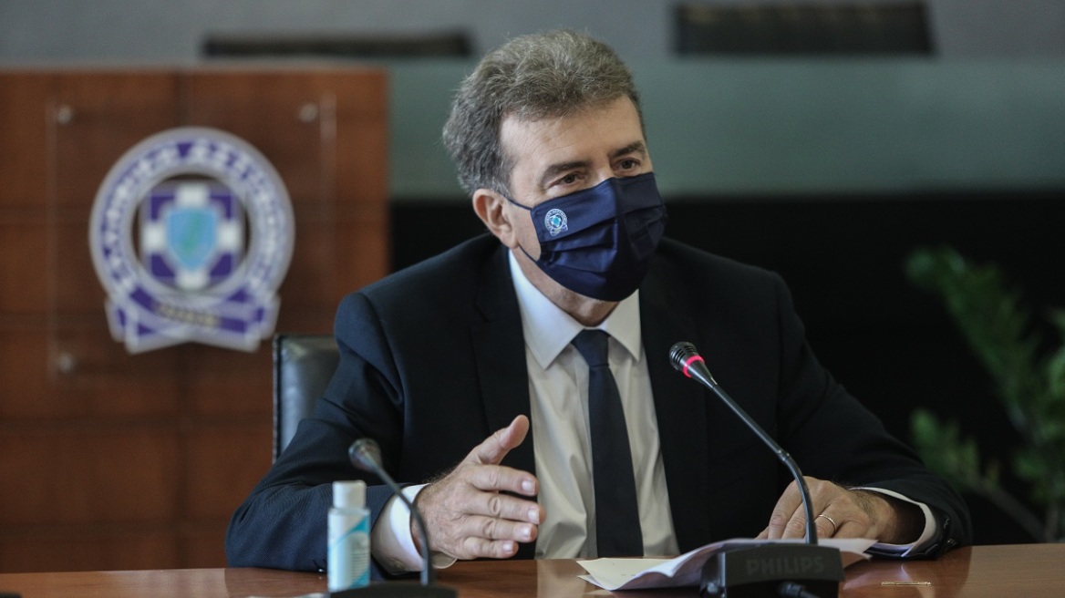 Επίσκεψη Χρυσοχοΐδη στο Κέντρο Επιχειρήσεων της Αμεσης Δράσης: «Είστε οι μικροί ήρωες της εποχής» 