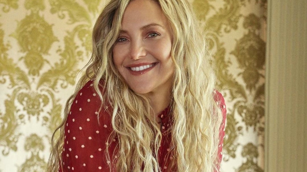 Η Kate Hudson είναι η πιο πρόσφατη celeb που τόλμησε αυτή την απόχρωση στα μαλλιά της