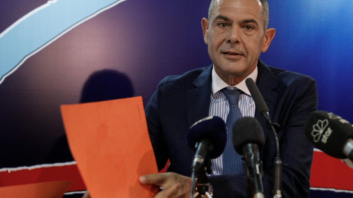 Ακόμα και ο Πάνος Καμμένος... γύρισε την πλάτη στον Τραμπ!