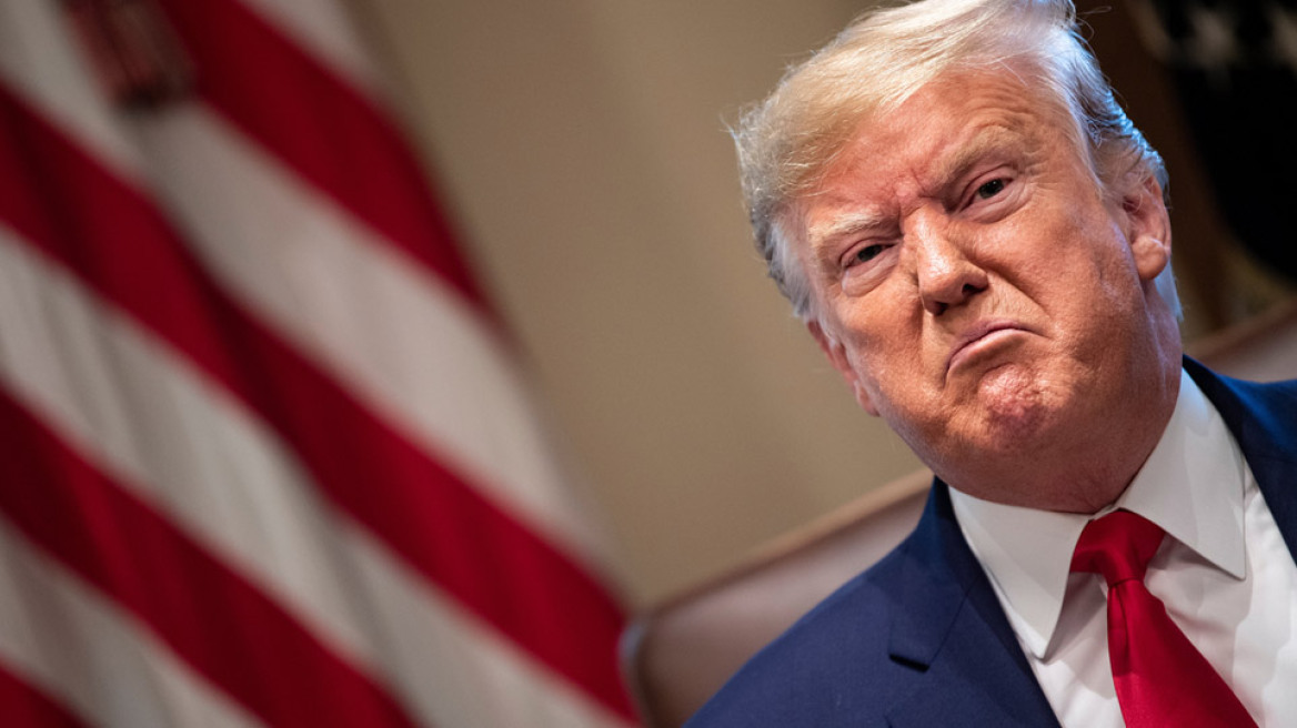 Εισβολή στο Καπιτώλιο: Ανοιχτό ενδεχόμενο άμεσης καθαίρεσης του Τραμπ