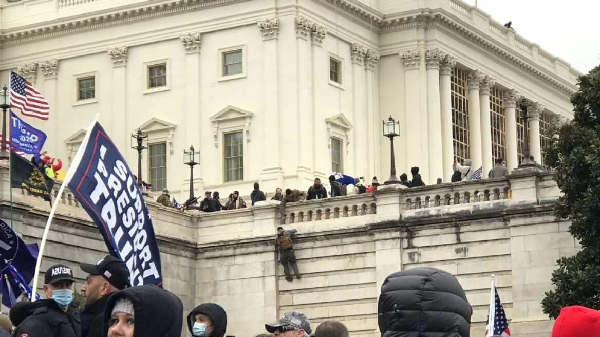 Χάος στις ΗΠΑ: Το Twitter κόβει τις αναρτήσεις που καλούν σε βία