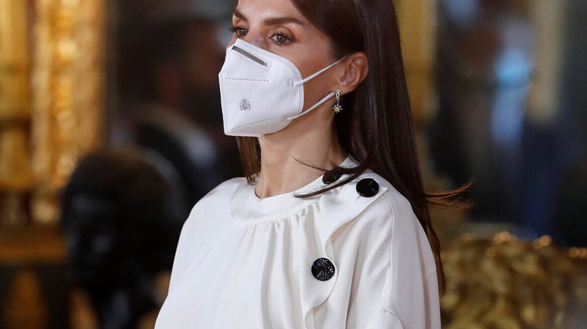 Η βασίλισσα Λετίσια έκανε την πρώτη εμφάνιση του 2021 με το πιο κομψό σύνολο