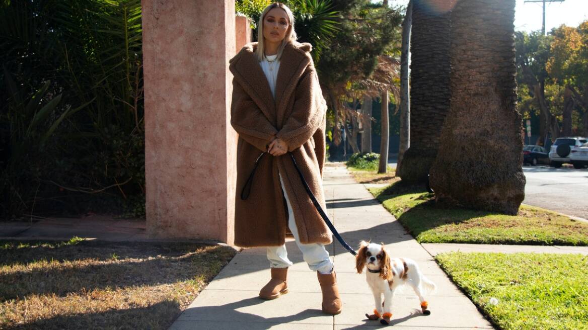 H Ugg λάνσαρε χειμερινές μπότες για σκύλους και είναι πραγματικά εντυπωσιακές