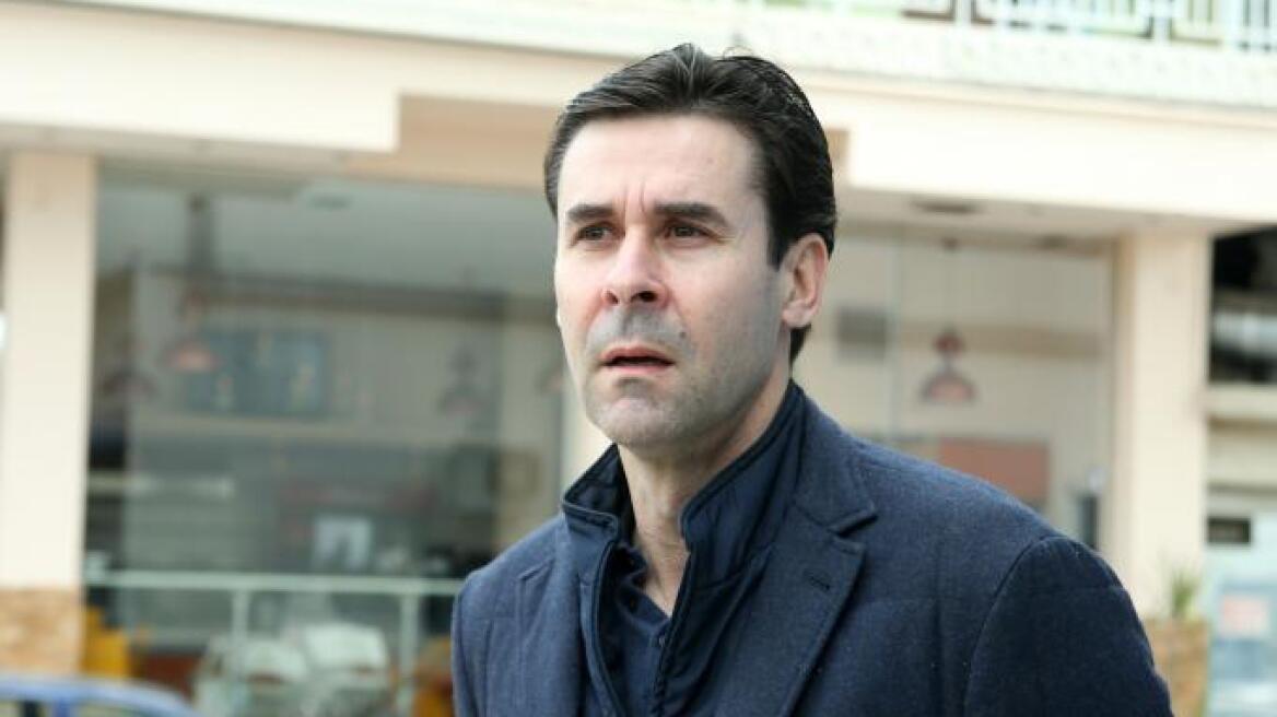 «Οδηγητής» προς Τσιάρτα για την απαγόρευση του ΚΚΕ: «Μέχρι να απαντήσει, θα έχουν χτιστεί πέντε γήπεδα στη Φιλαδέλφεια»