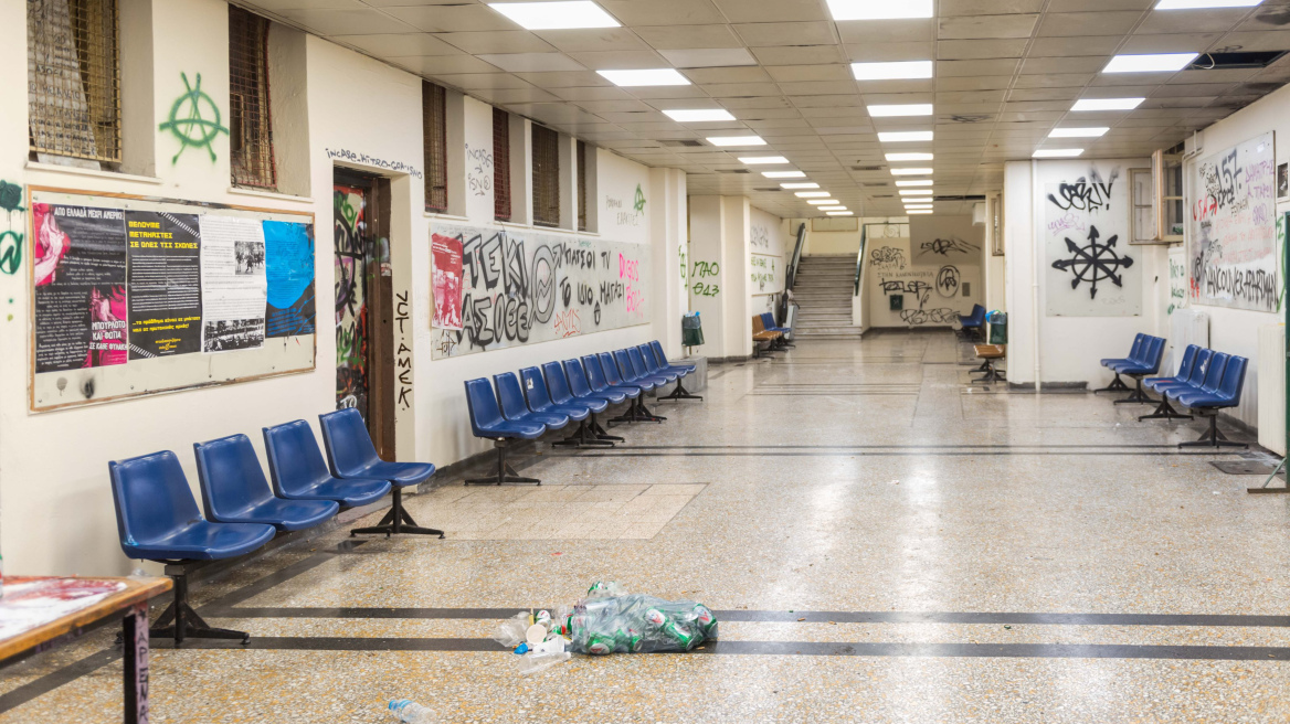 Αντιπαράθεση Ρωμανού-Καλπάκη για την Αστυνομία στα ΑΕΙ με τα... πάρτι τις ΔΑΠ