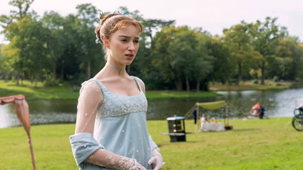H Phoebe Dynevor απογοητεύει όσους ανυπομονούν για τη δεύτερη σεζόν του Bridgerton