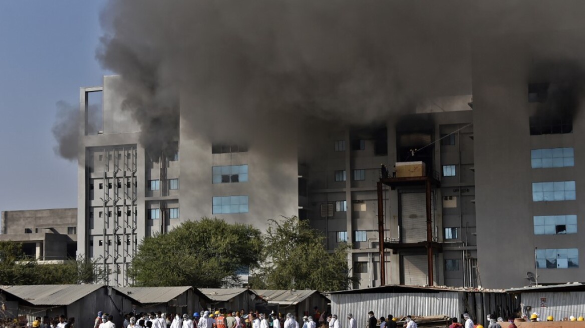 Συναγερμός στην Ινδία: Μεγάλη φωτιά σε εργοστάσιο που παράγει εμβόλια για τον κορωνοϊό - Πέντε νεκροί