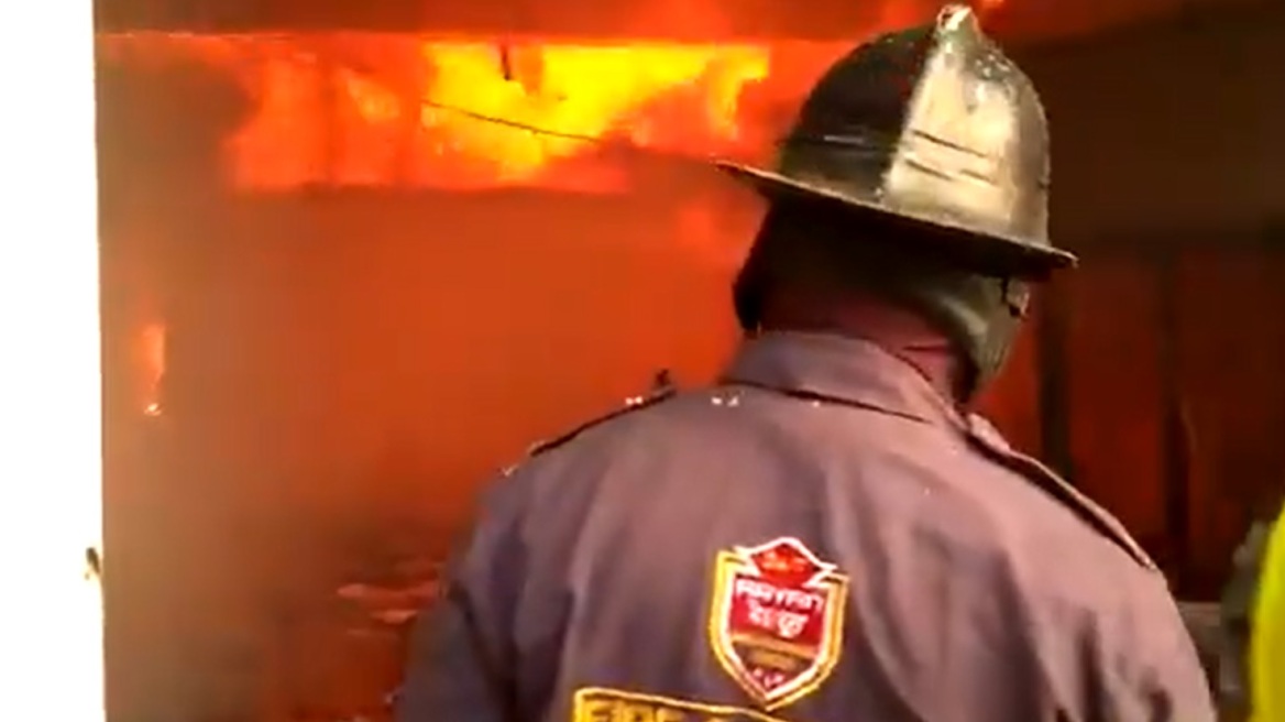 Νέα μεγάλη φωτιά στην Ινδία - Στις φλόγες μονάδα κρυοσυντήρησης βλαστοκυττάρων