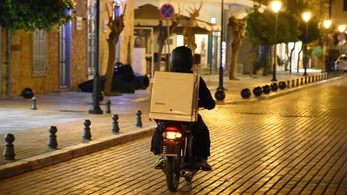 Ελλάδα: Mε "χρέπια" δίκυκλα στο μεροκάματο του τρόμου!