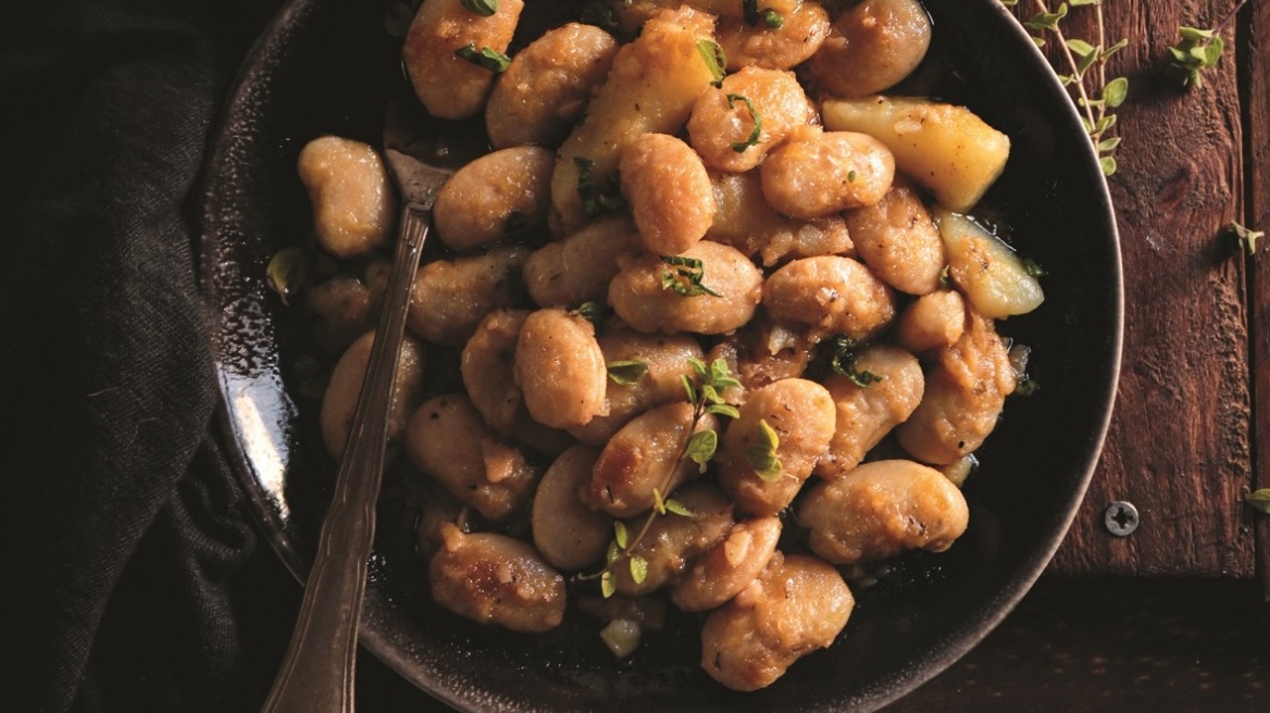 Γίγαντες λαδορίγανη στην κατσαρόλα