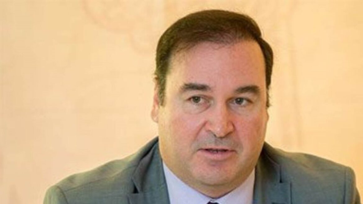 Σουρβίνος: Μεταδοτικότερη κατά 74% η μετάλλαξη της Νότιας Αφρικής