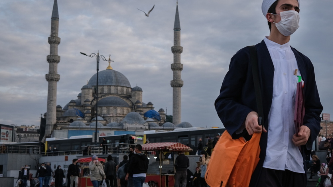 Κορωνοϊός - Τουρκία: Η χαλάρωση των περιοριστικών μέτρων ανησυχεί τους γιατρούς