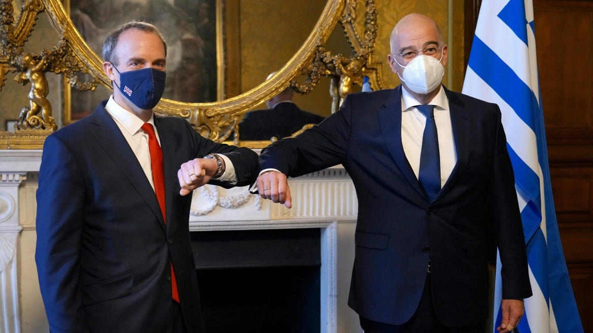 Brexit - Στο Λονδίνο ο Δένδιας: Συναντήθηκε με τον Ντόμινικ Ράαμπ