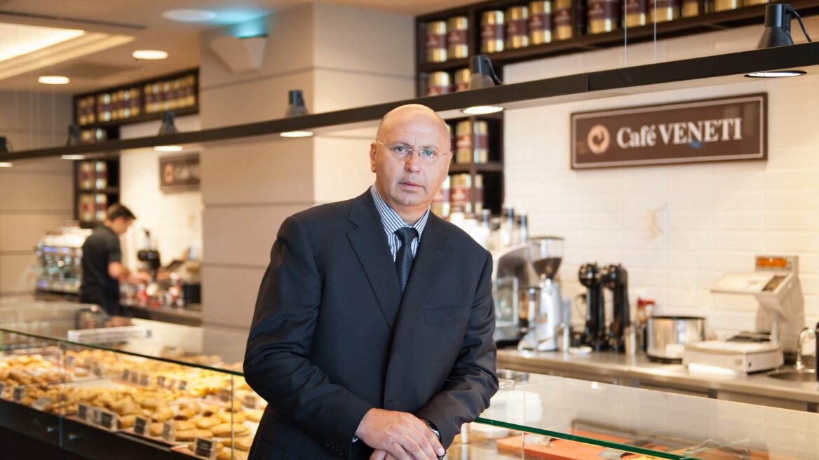 Παν. Μονεμβασιώτης: Θέλει να βάλει τη Βενέτης στα ψυγεία των Σούπερ Μάρκετ
