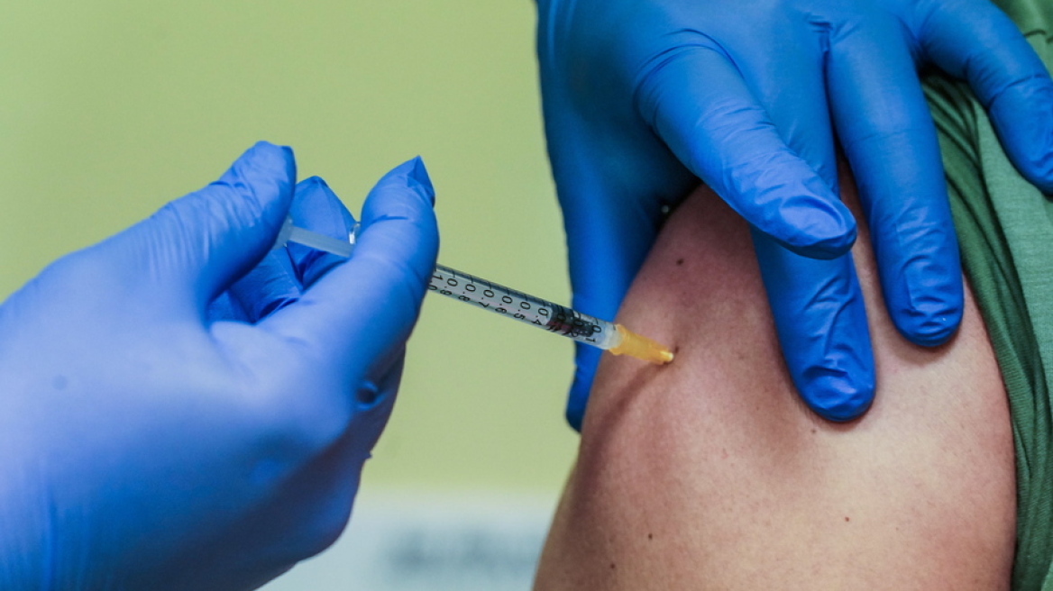 Γερμανία: Κερδίζουν έδαφος οι εμβολιασμοί για τον κορωνοϊό