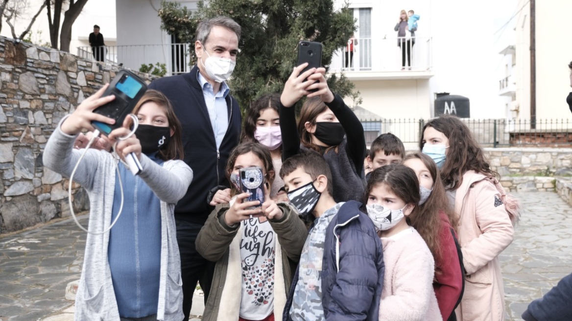 Η μαντινάδα που άκουσε ο Μητσοτάκης στην ακριτική Θύμαινα