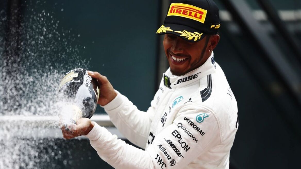 Επιτέλους υπέγραψε ! - Δείτε όλο το παρασκήνιο 