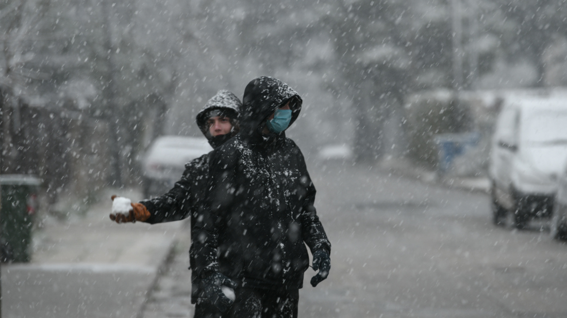 Καιρός: Χιόνια ακόμα και στα βόρεια προάστια της Αθήνας «βλέπει» ο Καλλιάνος για την 25η Μαρτίου