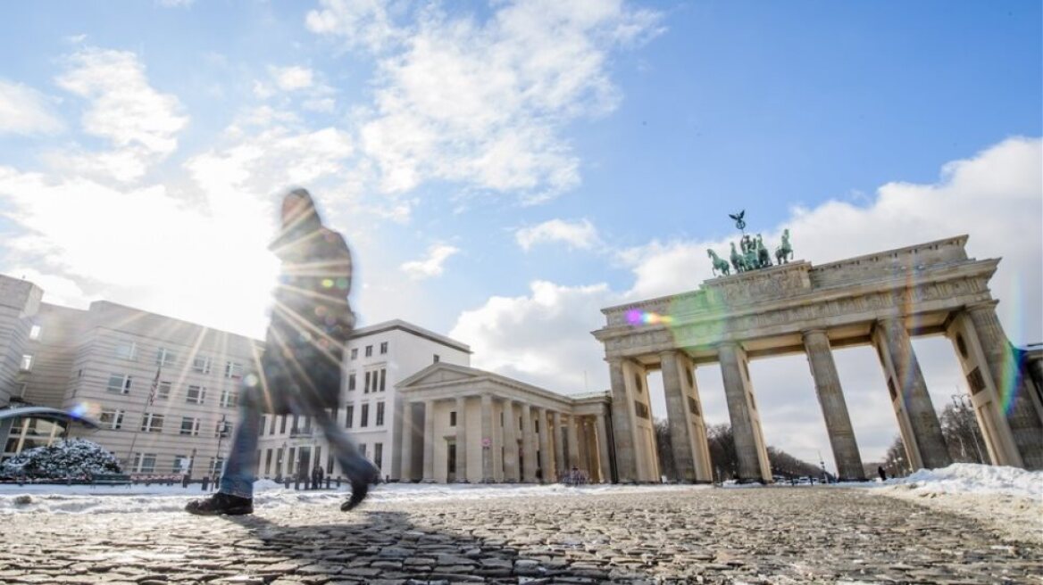 Κορωνοϊός - Γερμανία: 528 θάνατοι τις τελευταίες 24 ώρες
