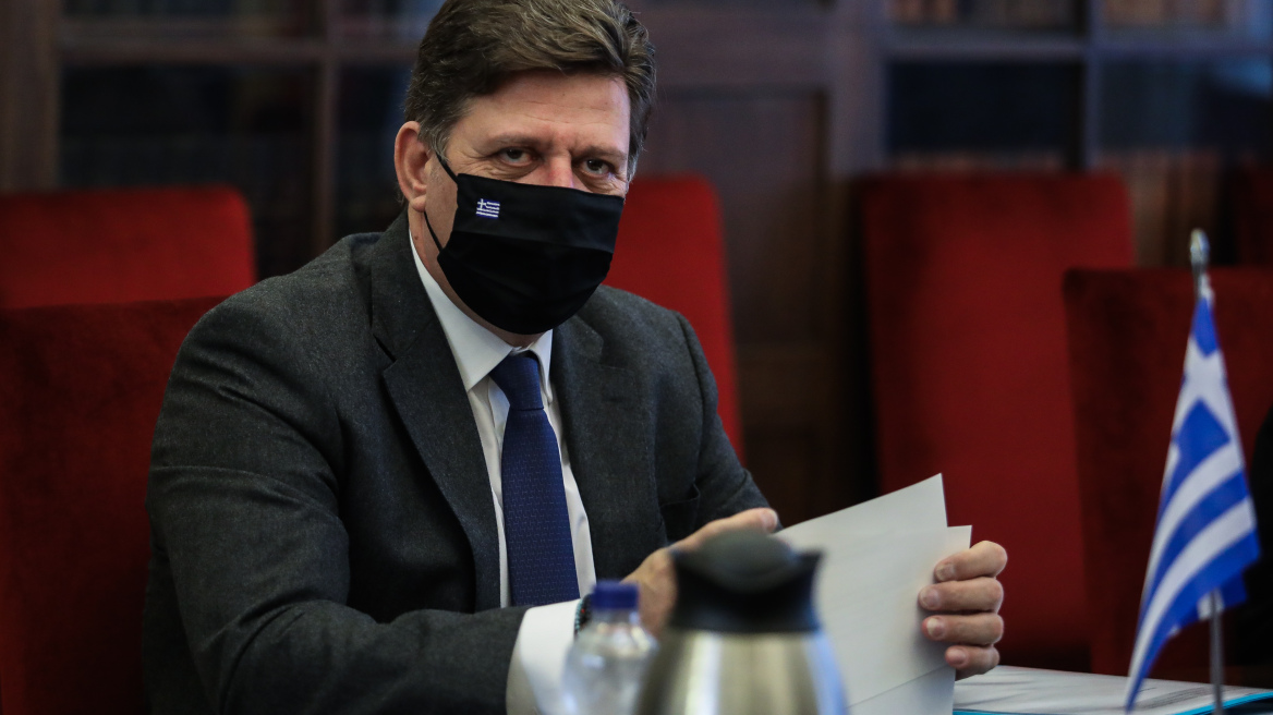 Βαρβιτσιώτης (ΘΕΜΑ 104,6): Η Μενδώνη δεν έχει ευθύνη, χωρίς όριο η χυδαιότητα του ΣΥΡΙΖΑ