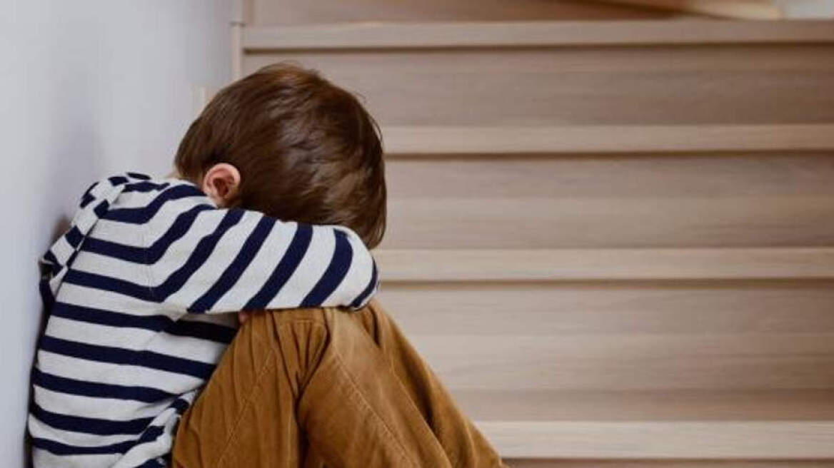 Η κυβέρνηση μελετά πρόταση του Καραγκούνη για βιασμό ανηλίκου: Ισόβια ή τουλάχιστον 15 χρόνια