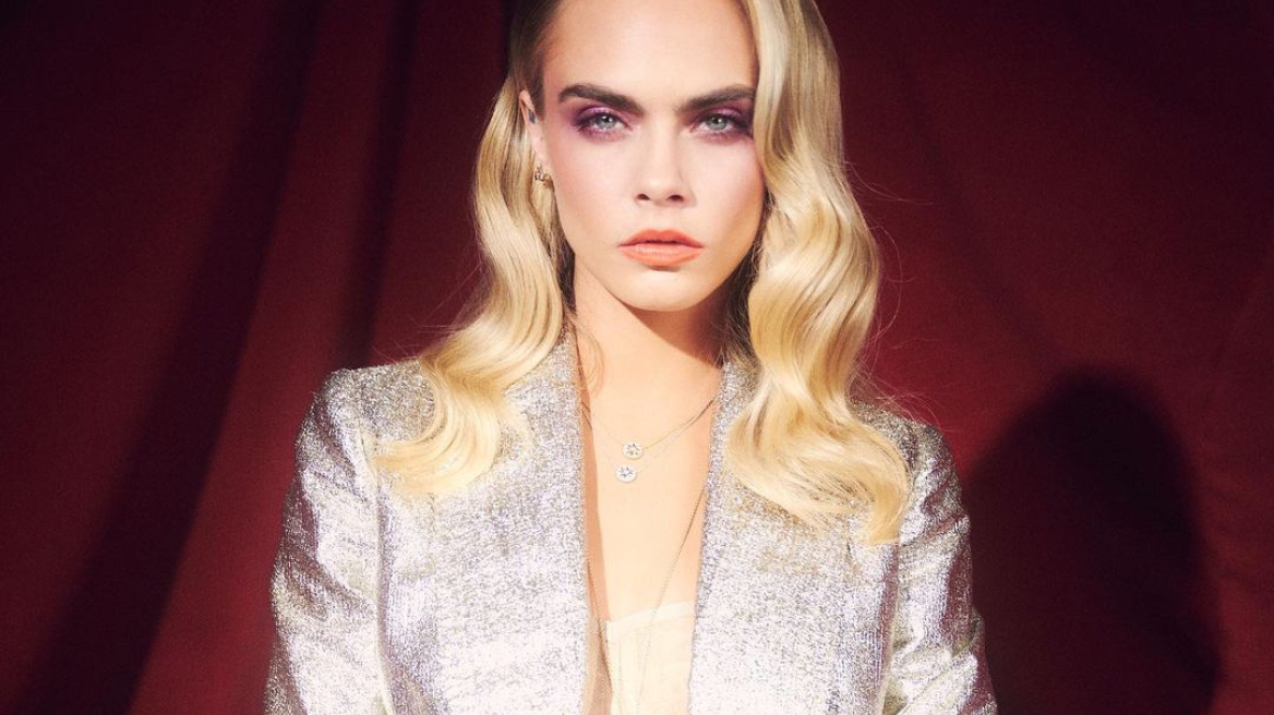 Η Cara Delevinge έγινε καστανή και τόλμησε το πιο δημοφιλές κούρεμα της σεζόν