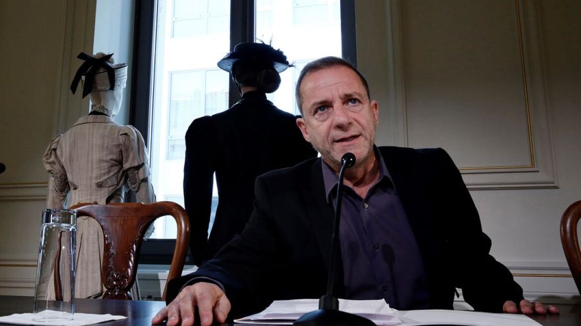«Είχε κατέβει ο κ. Λιγνάδης μέσα στα αίματα, πισώπλατα μαχαιρωμένος», λέει γειτόνισσά του