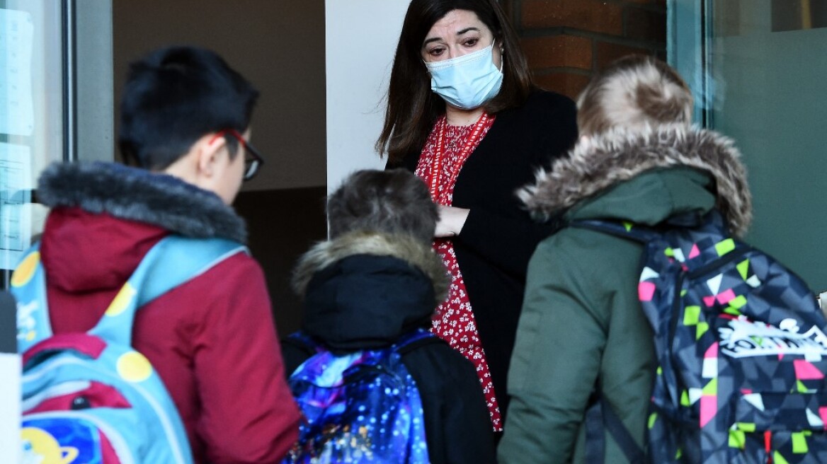 Βρετανία: Αναπλήρωση μαθημάτων ακόμα και το καλοκαίρι εξετάζει το υπουργείο Παιδείας