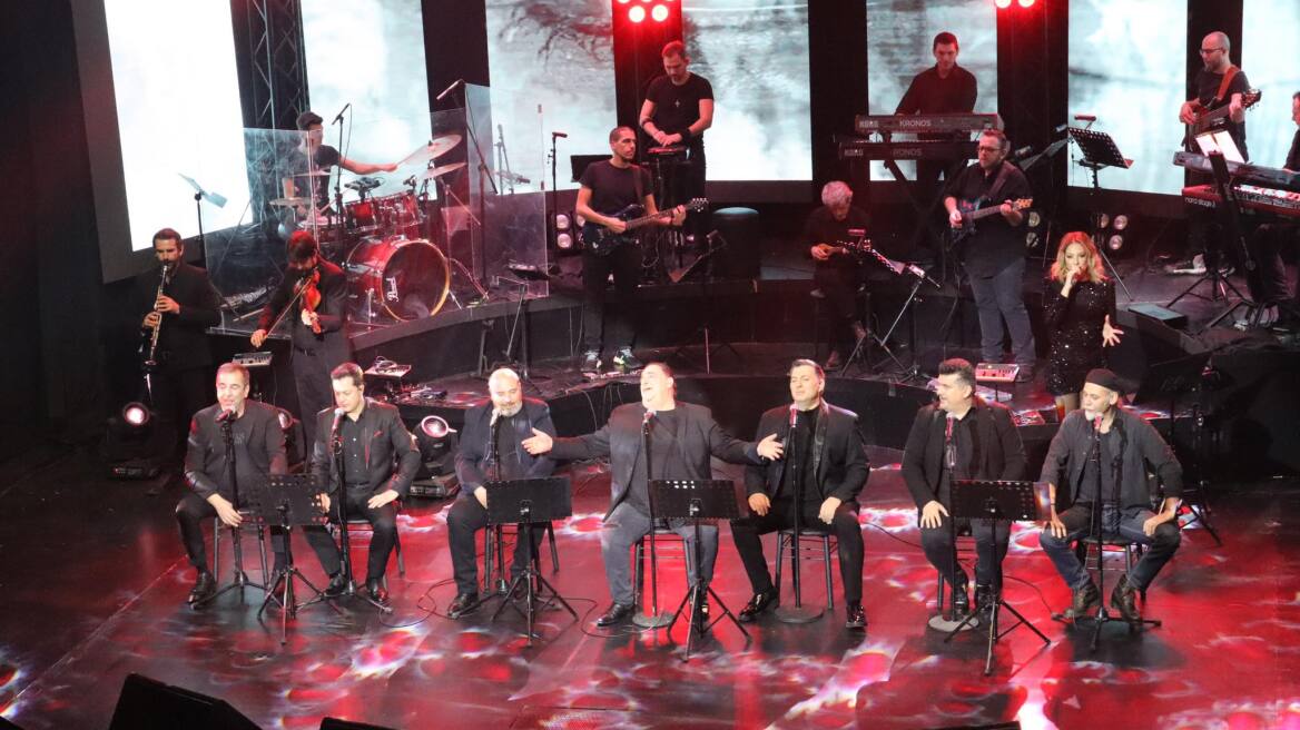 Βασίλης Καρράς - Νίκος Μακρόπουλος: Με μεγάλη επιτυχία η διαδικτυακή τους συναυλία