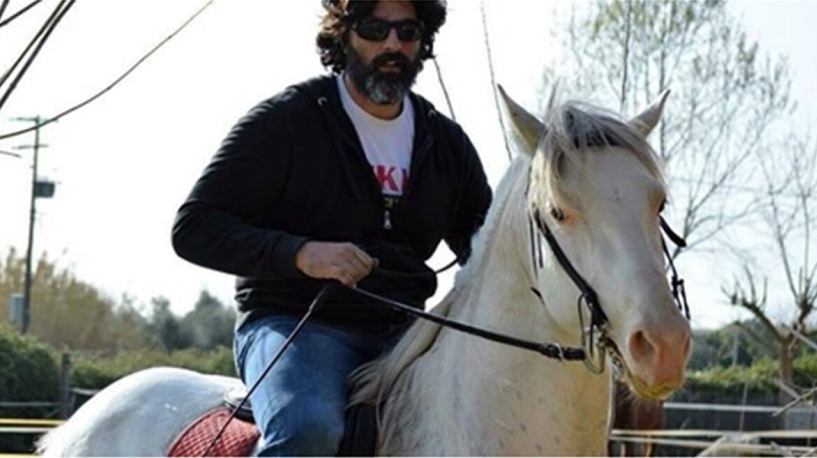 Τροχαίο στην Πατρών-Πύργου: Σπαρακτικά μηνύματα για τον 46χρονο αστυνομικό και πατέρα που σκοτώθηκε