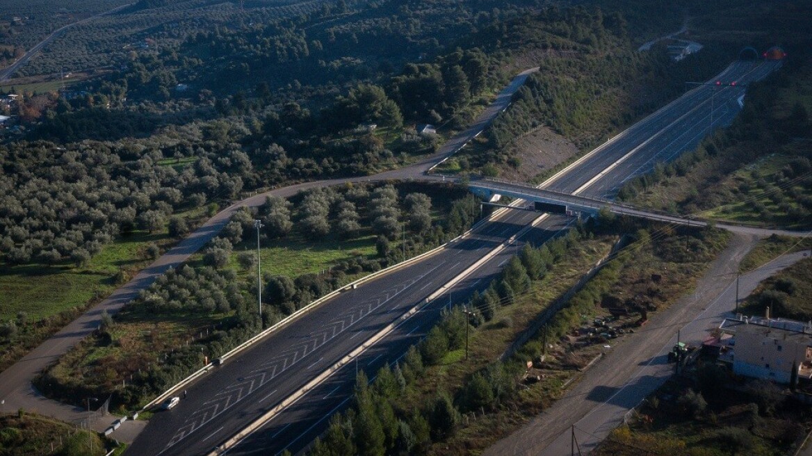 Τέλος στους «αλεξιπτωτιστές» εργολήπτες