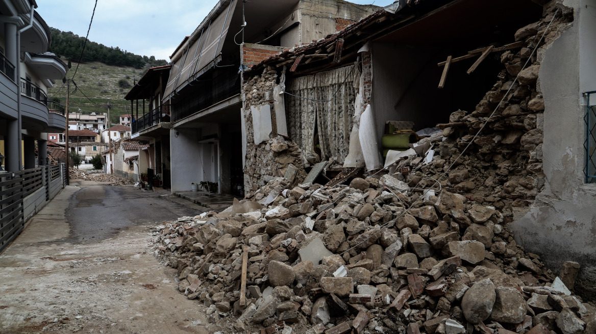 Ελασσόνα: Δεν θα λειτουργήσουν ούτε με τηλεκπαίδευση τα σχολεία που είναι κλειστά λόγω του σεισμού