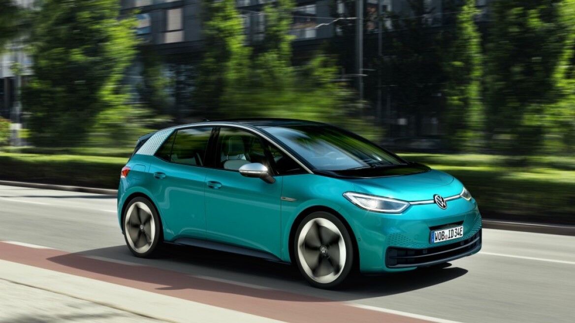 Επίσημο: Τα... σπάει η VW και φέρνει ηλεκτρικό σε τιμή ΣΟΚ - Δείτε πόσο θα έχει