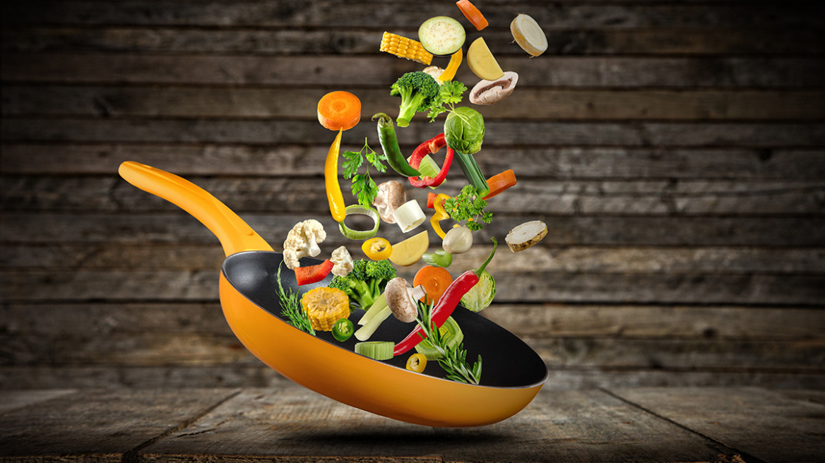 H διατροφή που προφυλάσσει από κορωνοϊό και καρδιαγγειακές παθήσεις