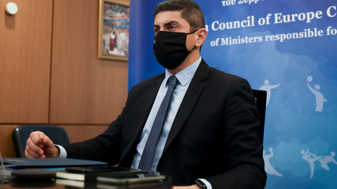 Αυγενάκης: «Το ελληνικό ποδόσφαιρο, χρόνο με τον χρόνο, πέφτει όλο και πιο χαμηλά»