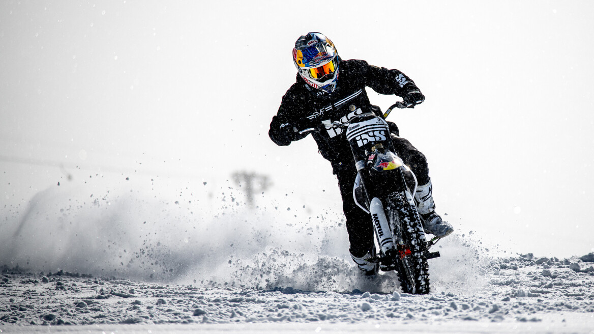 Ο Ελβετός freestyler, Mat Rebeaud, εντυπωσιάζει με το ηλεκτρικό Motocross του 
