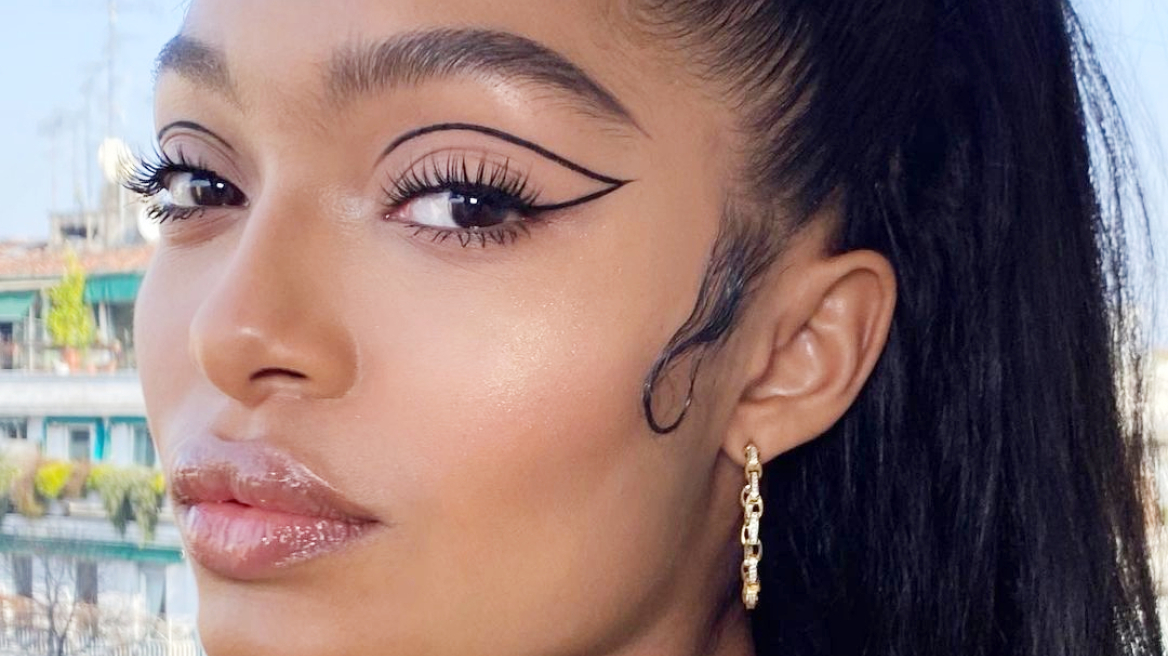 Double Winged Eyeliner: Η τάση στο μακιγιάζ που έρχεται ανανεωμένη από τα 60s