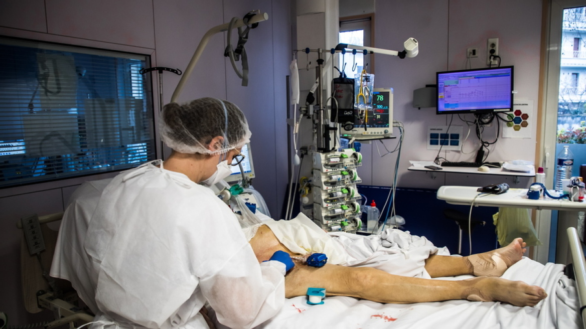 Γαλλία: Εκρηκτική κατάσταση στις ΜΕΘ - Νοσηλεύονται πάνω από 4.700 ασθενείς