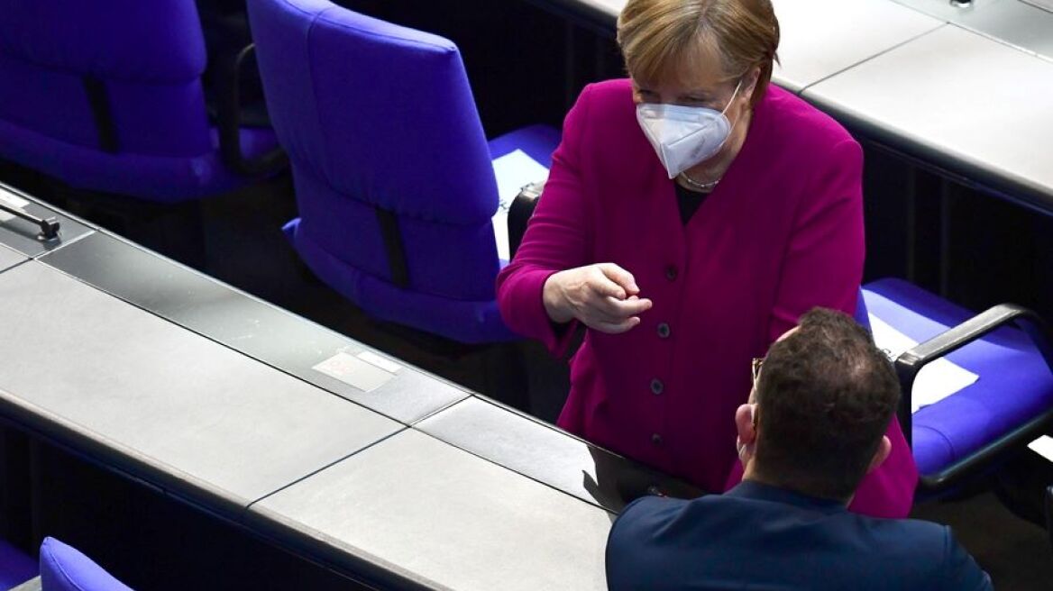 Μέρκελ: Η Σύνοδος Κορυφής θα συζητήσει για το πιστοποιητικό εμβολιασμού