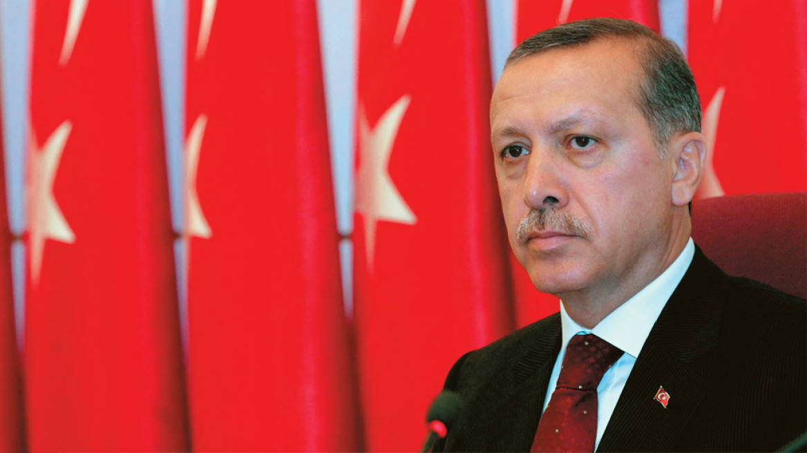 Στον τοίχο ο Ερντογάν: Ξεκίνησε για την Ευρώπη και κατέληξε... μουεζίνης