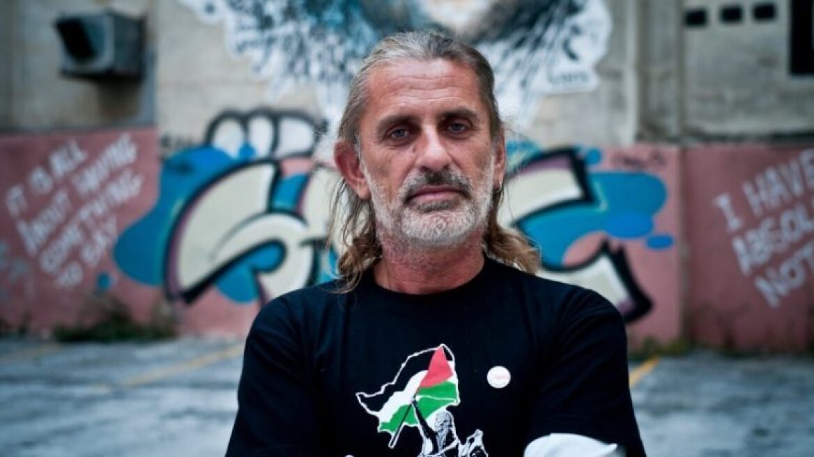 Ο Μάριος Λώλος περιγράφει τη μάχη του με τον κορωνοϊό: Κυκλοφορεί δίπλα μας